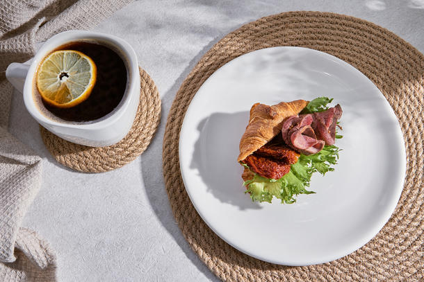 Чай (черный/зеленый), сахар