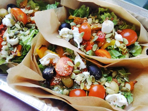 Фирменный салат от Эмоциональной Кухни