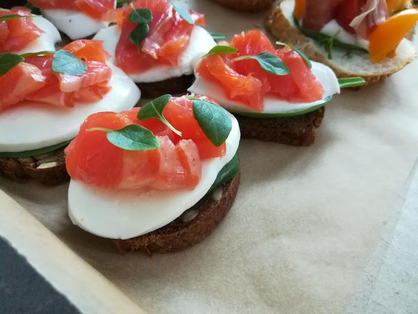 Моцарелла и лосось
