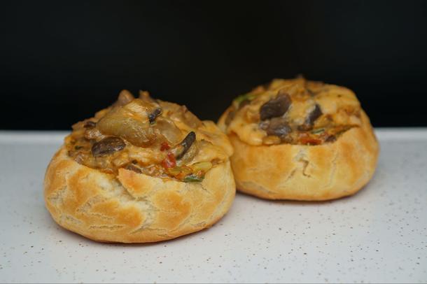 Профитроль с баклажаном, грибами, вялеными томатами