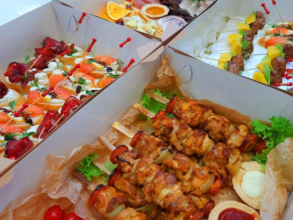 Заказать Фуршетный набор с горячими закусками на 150 персон в Нижнем Новгороде