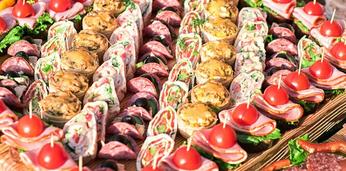 Праздничный фуршетный набор на 17-20 персон