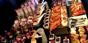 Доставка блюд и напитков на 4 персоны