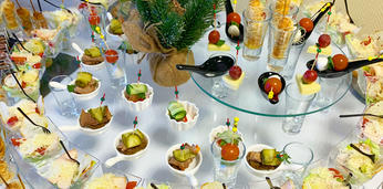 Доставка блюд и напитков на 10 человек