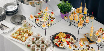 Доставка блюд и напитков на 45 персон